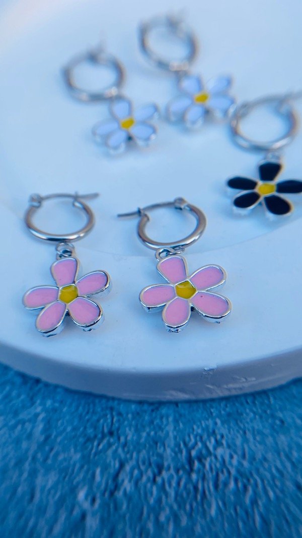 Producto - ARGOLLAS ACERO QUIRÚRGICO FLOR