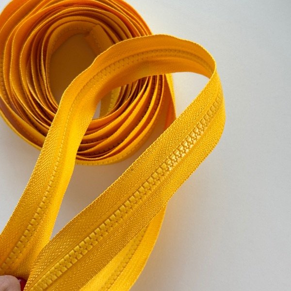 Producto - Cierre diente de perro amarillo oro x 5 mts - 1