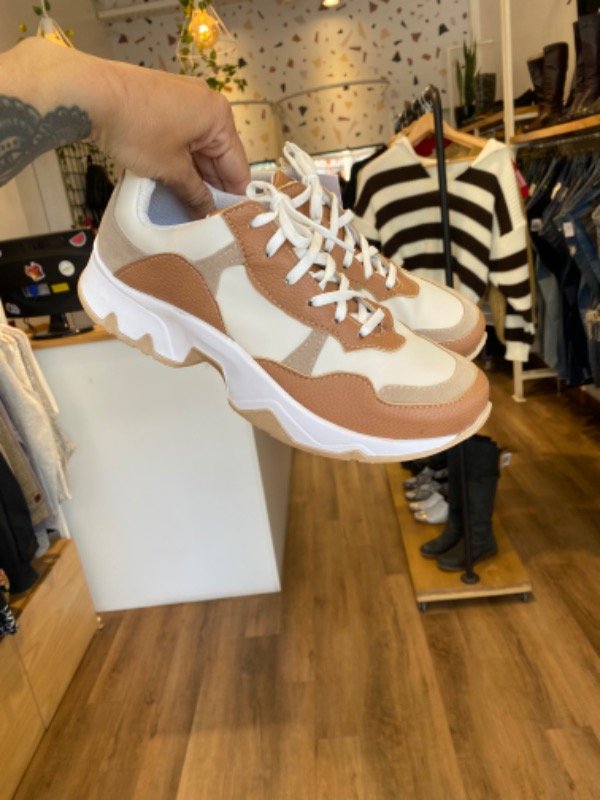 Producto - Zapatillas cuero ecológico