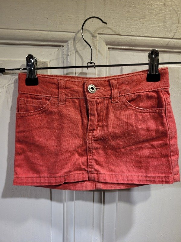 Producto - Falda CHEEKY de jean colorada Talle 2 años - PRECIO: 9X