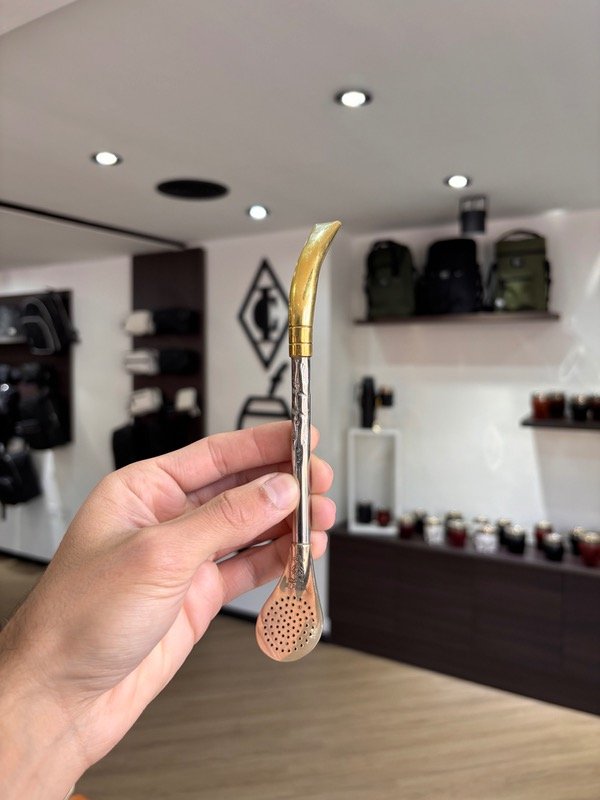 Producto - BOMBILLA GAUCHO CINCELADA PICO DE LORO PICO BRONCE - 0