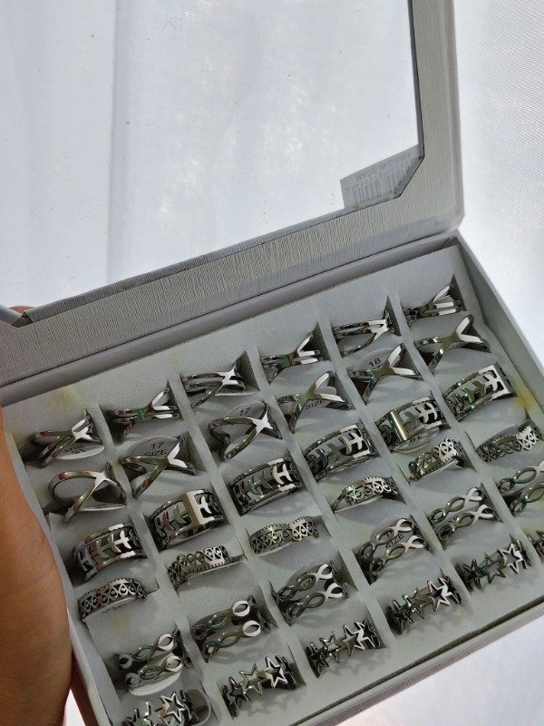 Producto - Anillos plateados anchos por caja modelo 3