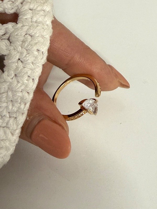 Producto - ND106 Anillo con piedra cubik cristal y micropave