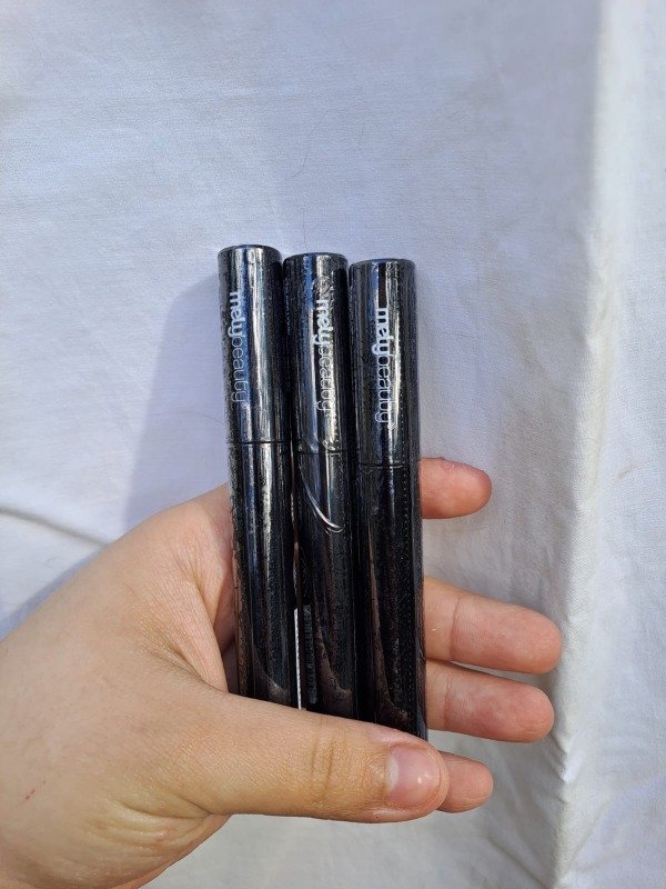 Producto - Delineador liquido negro MELY