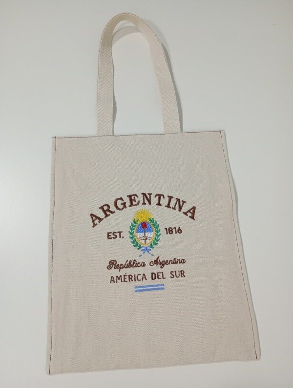 Producto - Totebag bordada Argentina América del Sur