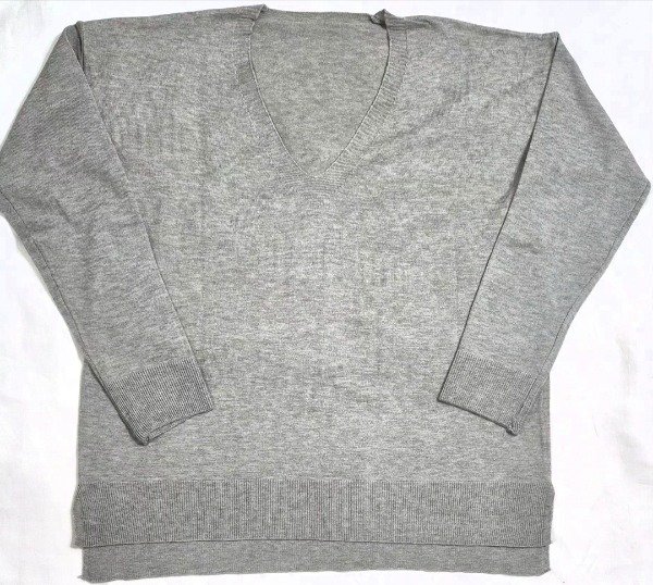 Producto - Sweater Esc/V liso (gris cemento)