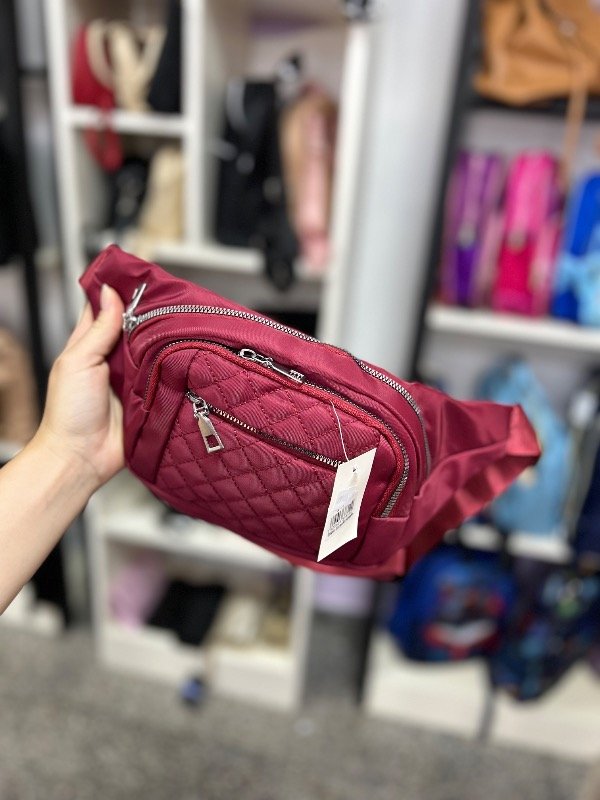 Producto - Riñonera roja tipo impermeable