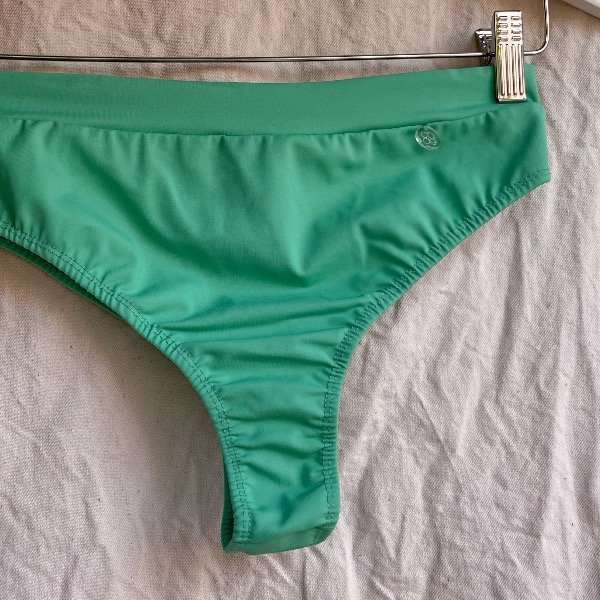 Producto - Bombacha alta con faja less verde menta