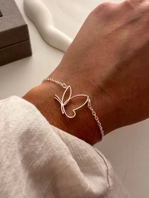 Producto - Pulsera mariposa silueta