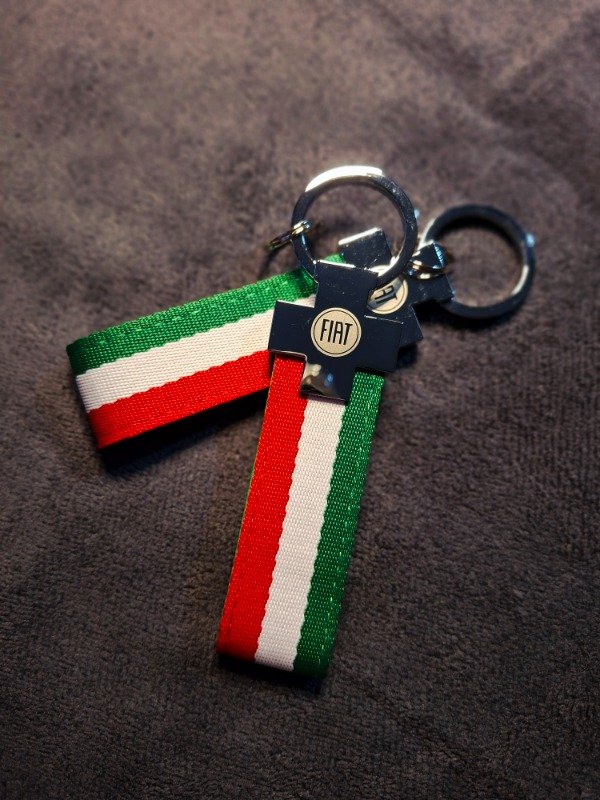 Producto - Llavero Bandera tela Fiat