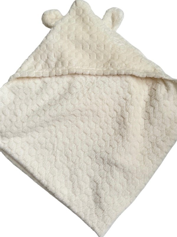 Producto - Manta piel con capucha blanco