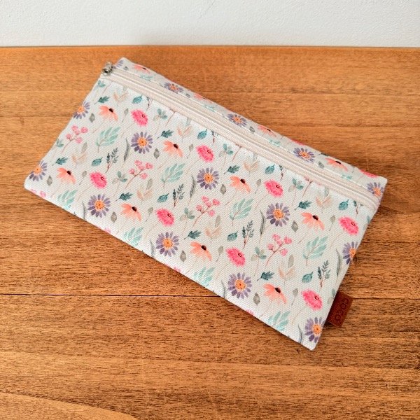 Producto - CARTUCHERA UMA Diseño Flores Silvestres