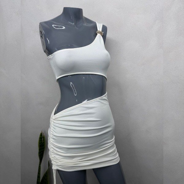 Producto - VESTIDO A UN HOMBRO CON ALPLIQUE