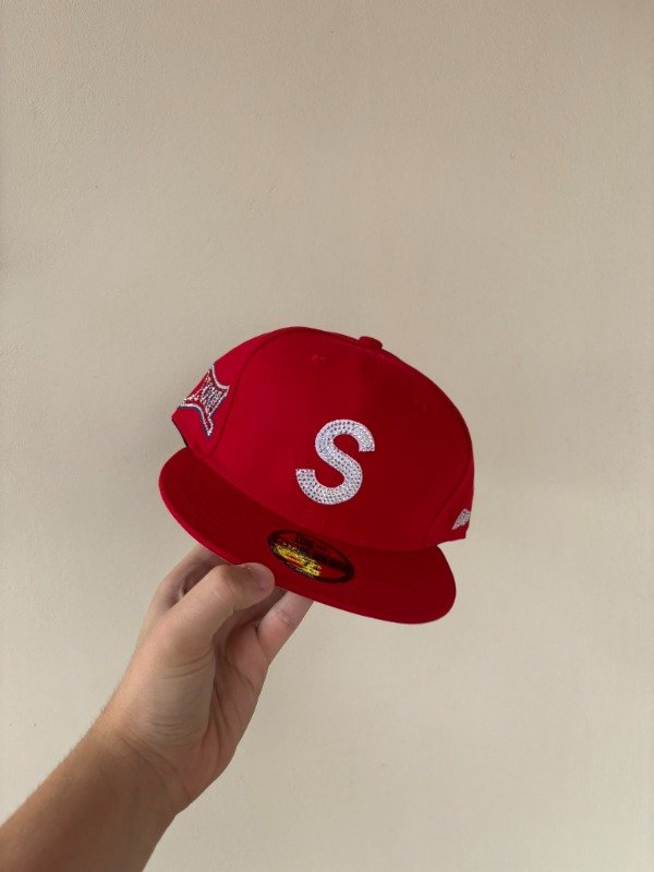 Producto - New Era x Supreme S Logo x Swarovski Red 59FIFTY Fitted