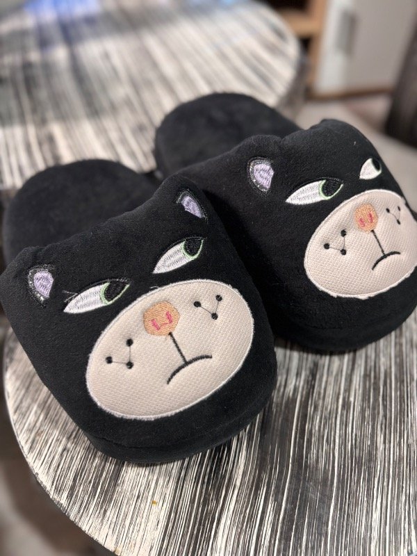 Producto - Pantuflones Lucifer