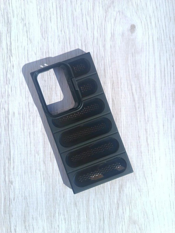 Producto - S25 ultra Funda puffer con ventanita negra