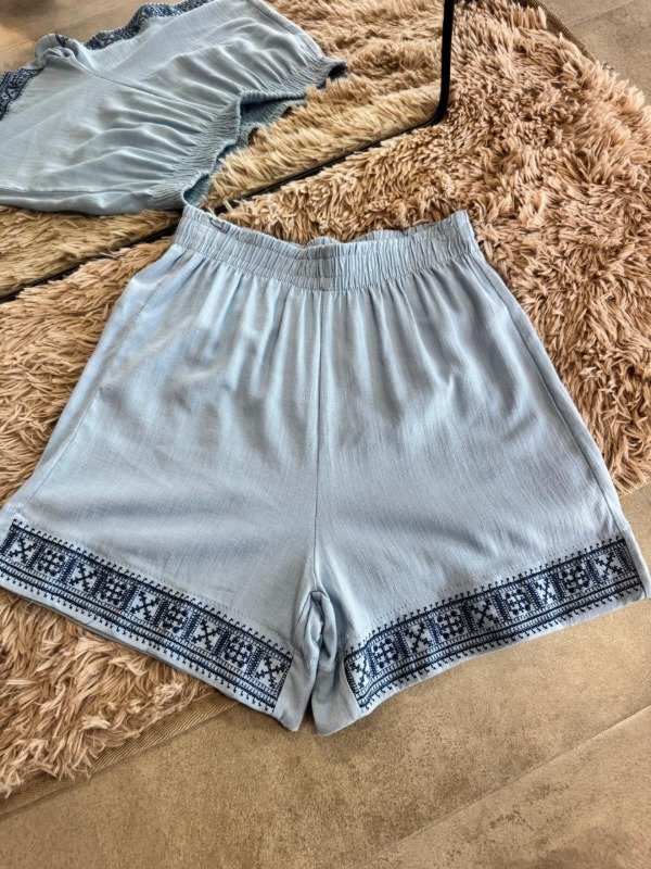 Producto - SHORT DE LINO BORDADO
