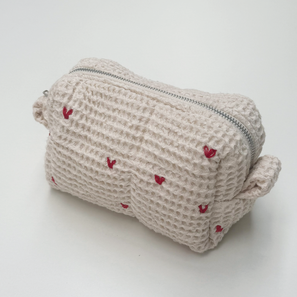 Producto - Neceser pocket bordado corazón