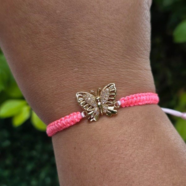 Producto - Pulsera macramé fucsia fluorescente dije mariposa