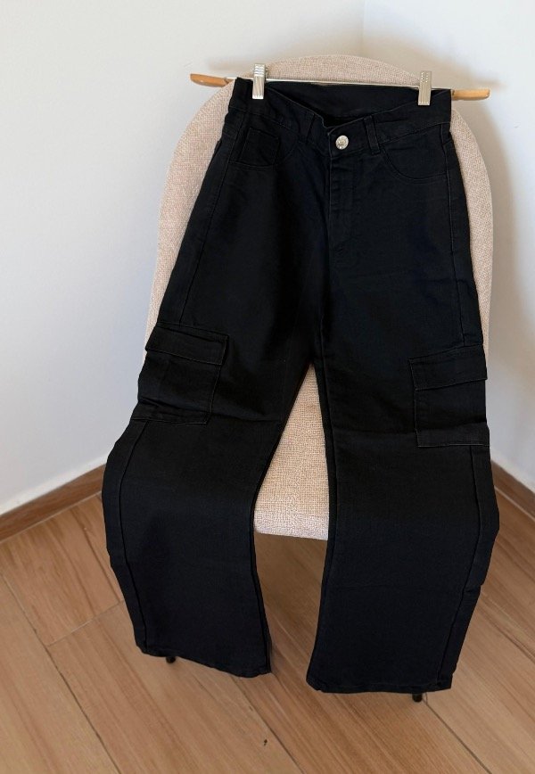 Wide leg cargo negro — imagen 3