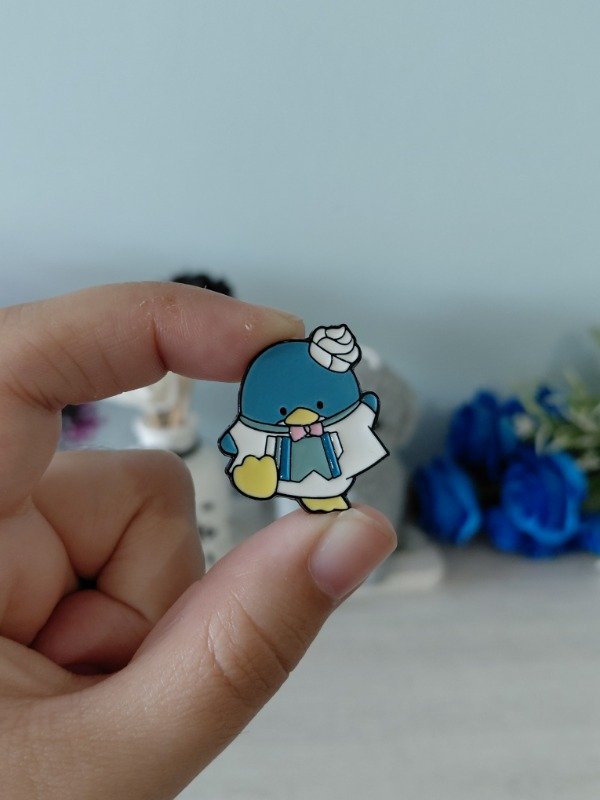 Producto - Pin metalizado - Tuxedosam #1702