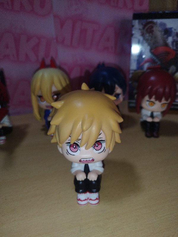 Producto - Denji Look Up Chainsaw Man ( 12 cm )