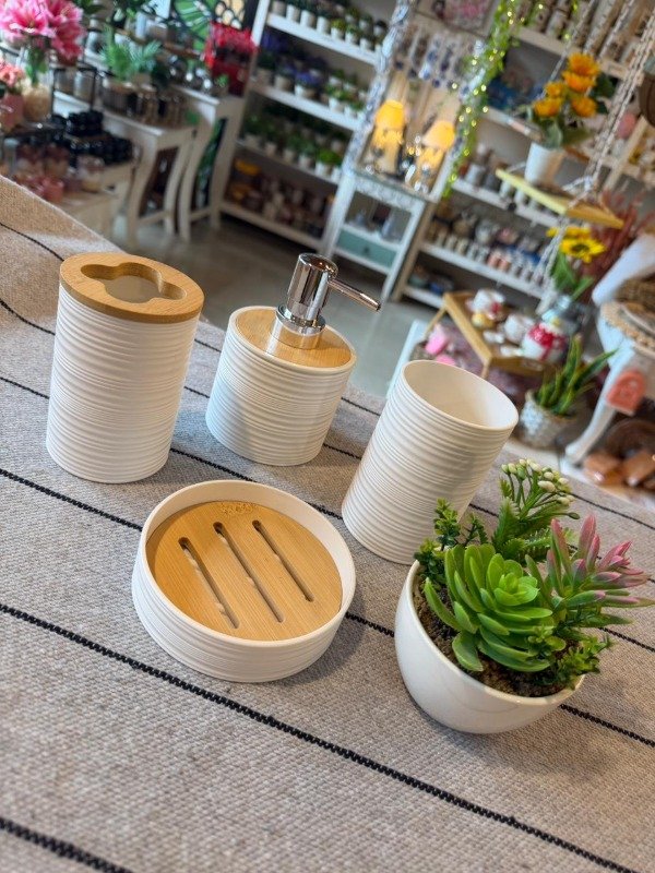 Producto - Set de baño con bamboo- Blanco (Efectivo: 30.000)