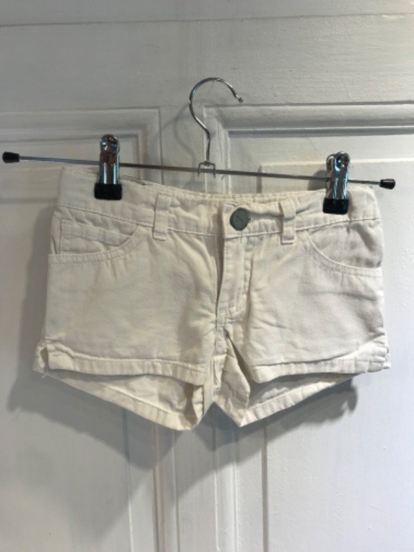 Producto - Short CHEEKY de jean blanco- Talle 4- PRECIO: 9x