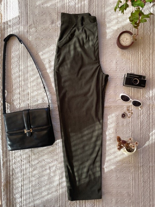 Producto - Pantalón Camelias Verde Oscuro