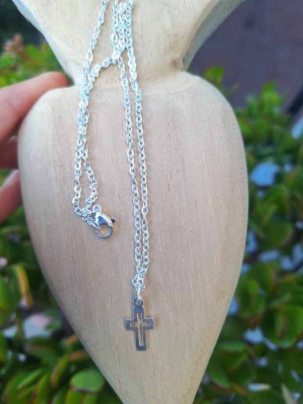 Producto - Collar cruz plata calada - 2