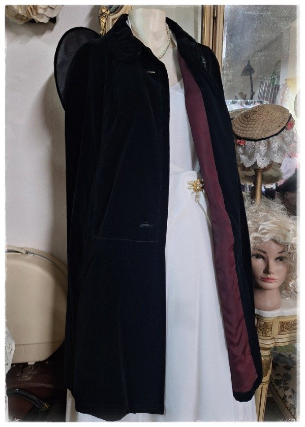Producto - Capa de Terciopelo Negro