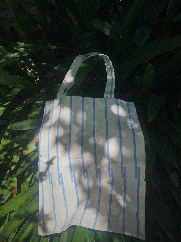 Producto - TOTE LÍNEAS CELESTE