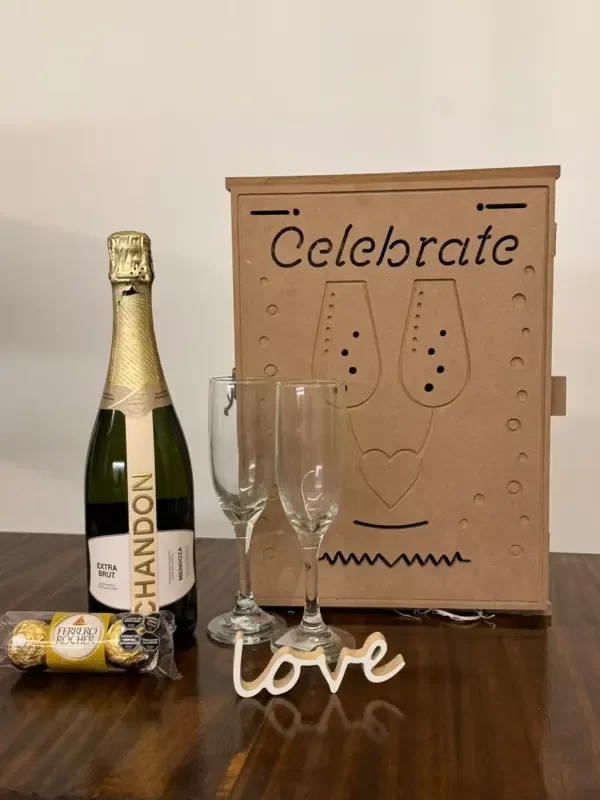 Producto - Caja Box de Champagne Chandon + Copas + Ferrero Rocher + Regalo - 1