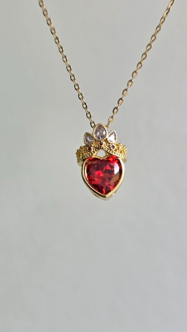 Producto - Collar corazón corona rojo