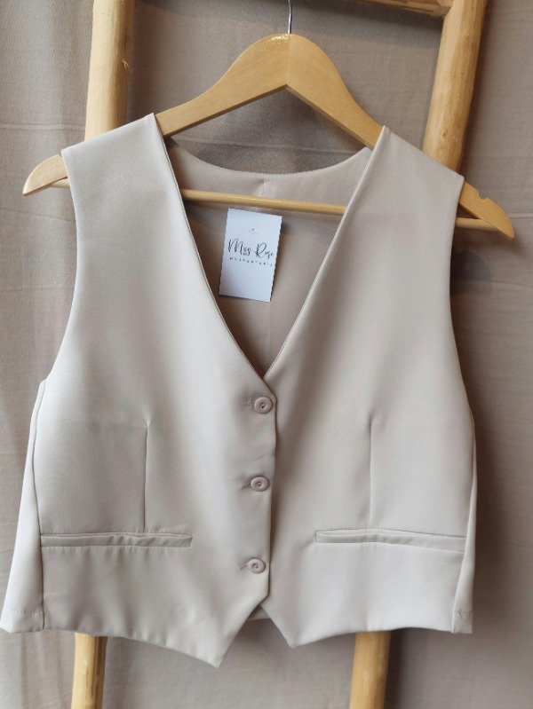 Producto - Chaleco sastrero color crudo - AW272