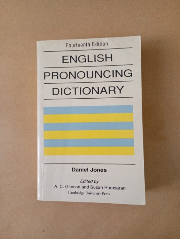 Producto - English pronouncing dictionary - Daniel Jones - Cambridge University 1991