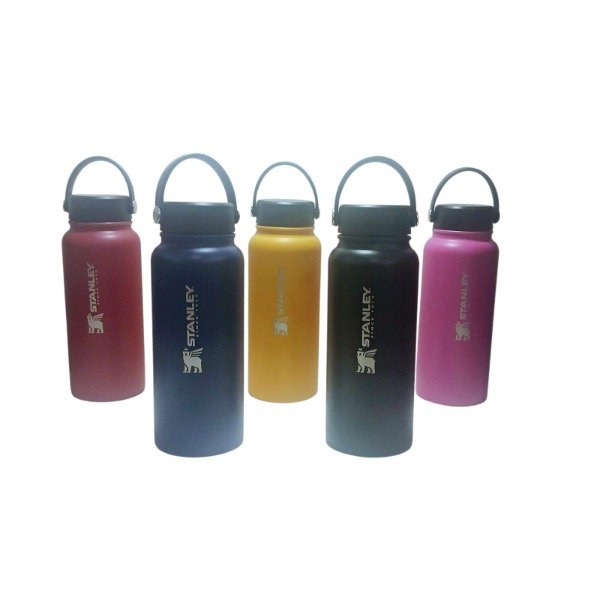 Producto - Botella termica stanley con manija 600ml