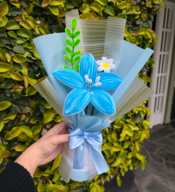 Producto - Ramo lirio celeste con margarita (puede modificarse el color)