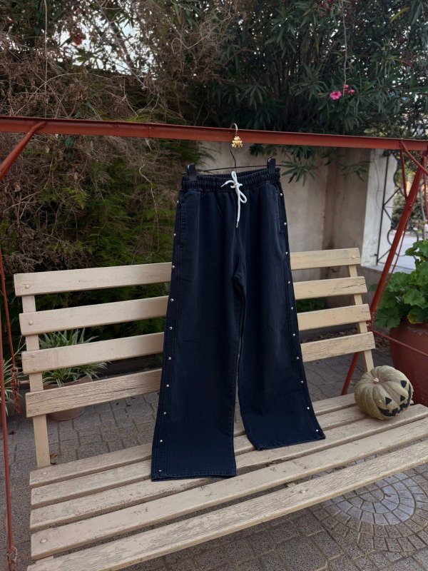 Producto - PANTALÓN WIDE TACHAS