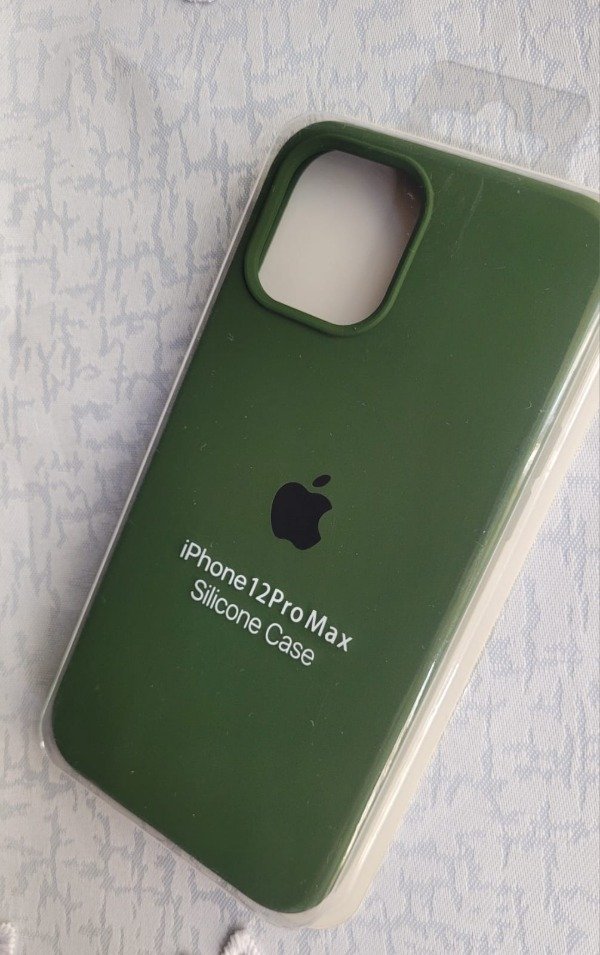 Producto - Iph 12 pro max silicona case con felpa verde militar