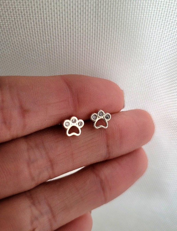 Producto - Aros huellitas con 3 micro zirconia Plata 925