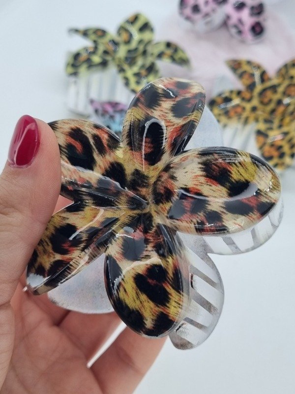 Producto - Broche plastico flor hawaii animal print