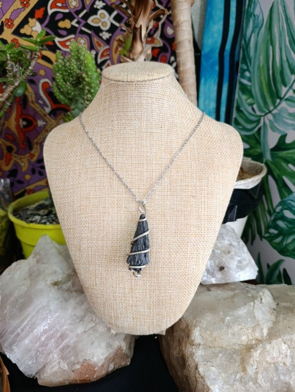 Producto - Dije alpaca escoba de bruja - cianita -