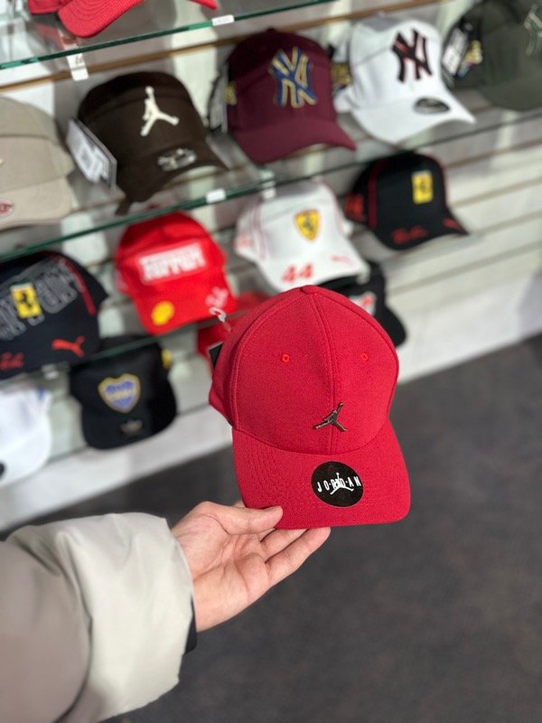 Producto - Gorra JRD Roja c/Chapita