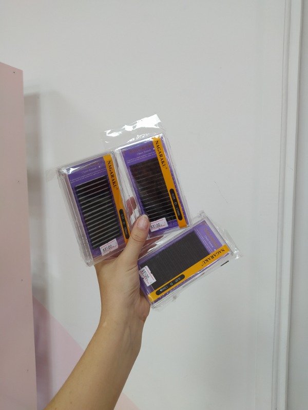 Producto - Pestañas clásicas nagaraku 0.05 D 10mm, 11mm y 13mm