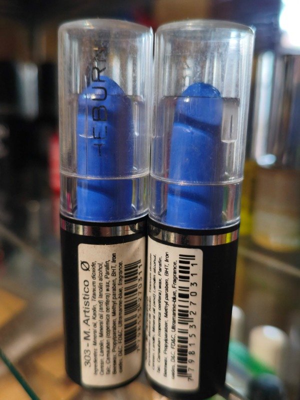 Producto - Labial azul Heburn