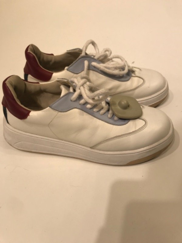 Producto - Zapatillas SOFI MARTIRÉ blancas con colorado y celeste Talle 39- PRECIO: 40X