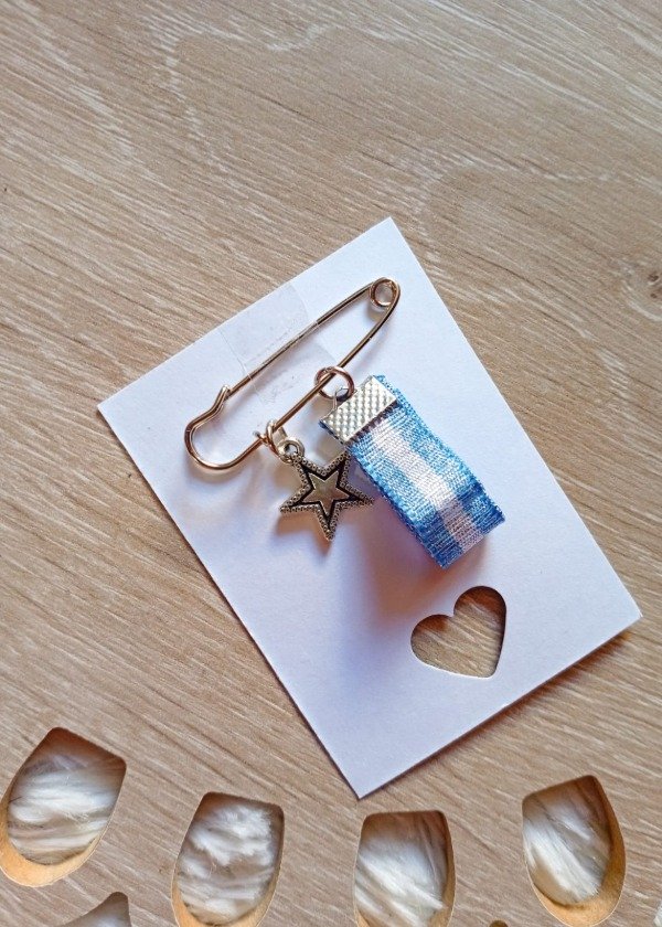 Producto - Escarapela mini gancho dije estrella