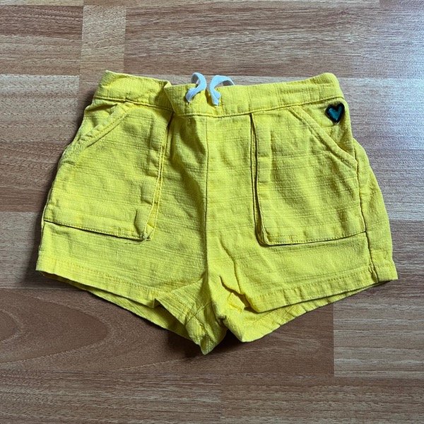 Producto - Short GAP Amarillo 2A