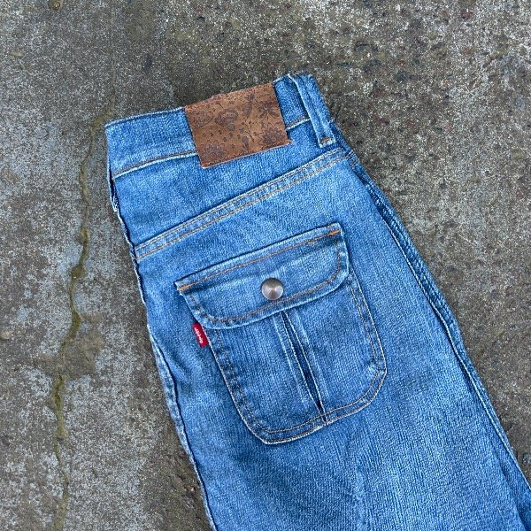 Producto - Pollera de jean - Levis con bolsillos